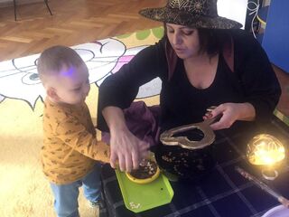 received 1083862942746878